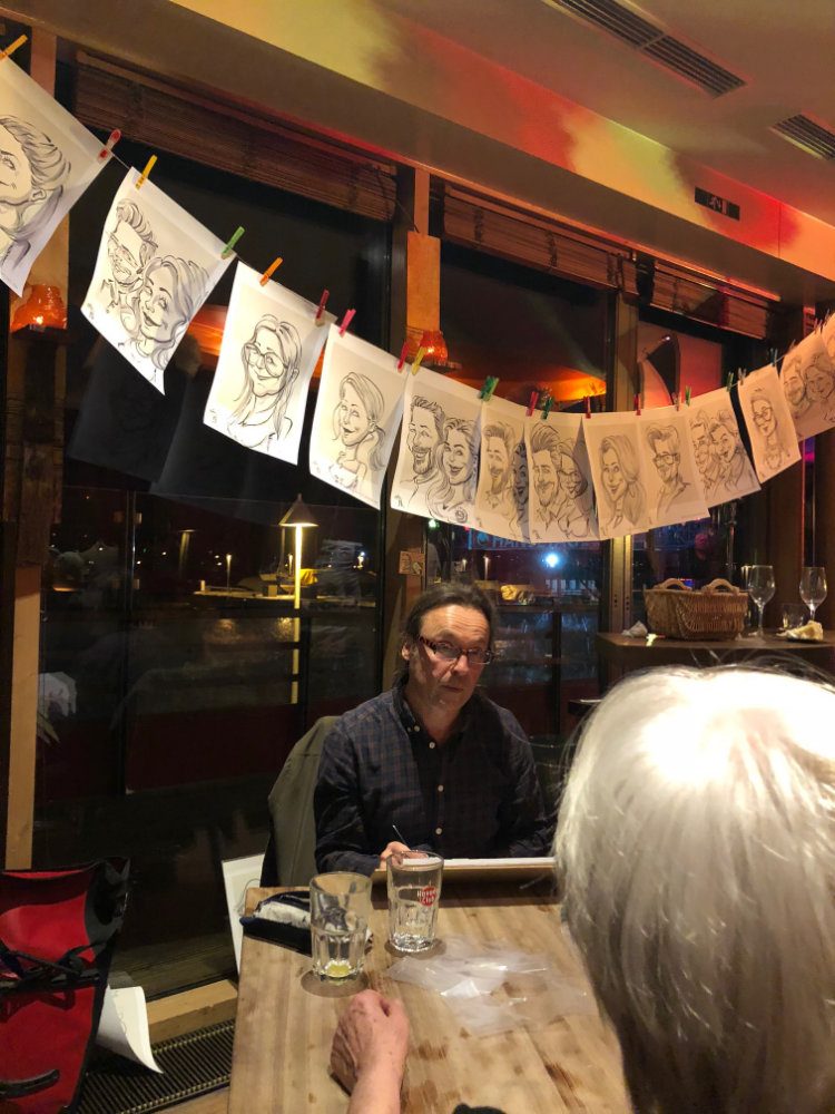 Karikatur Zeichnung, Schnellzeichnung im Großformat Karikatur Zeichnung, Schnellzeichnung im auf einer Hochzeit